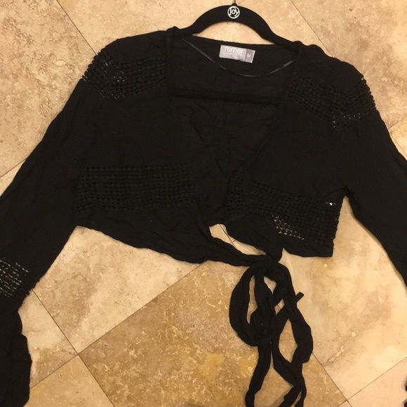 LF Bell sleeve crop - Picture 3 of 6